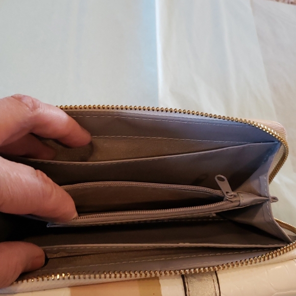 Wallet - Picture 9 of 11